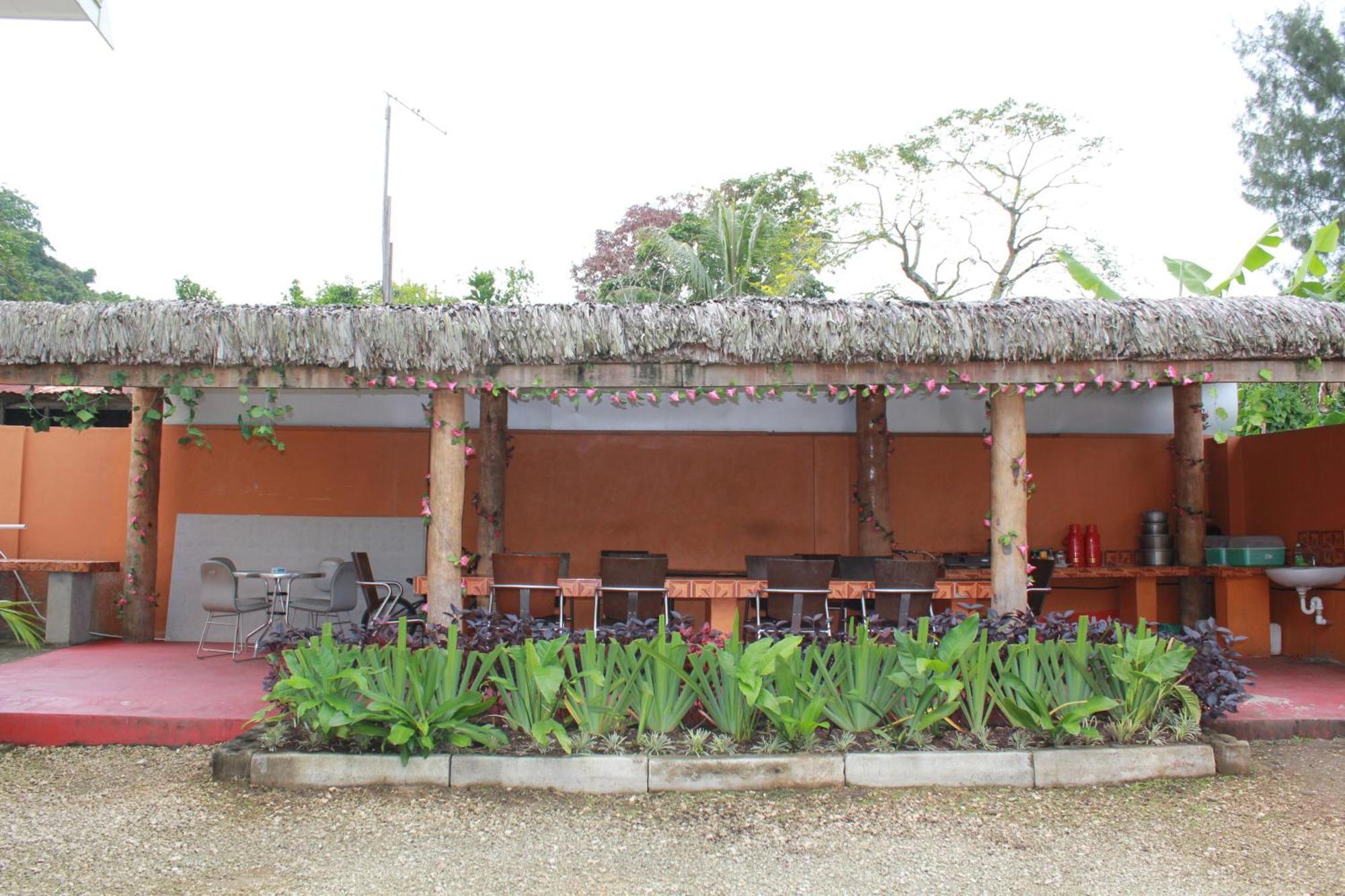 Pacific Paradise Motel Port Vila Exterior foto